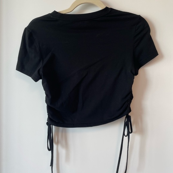 crop top - Picture 2 of 2